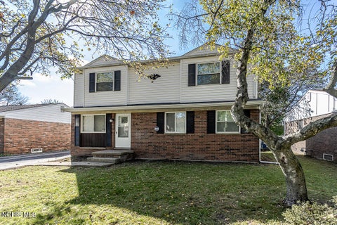 Tiny photo for 808 Butterfield Drive, Toledo, OH 43615 (MLS # 10013993)