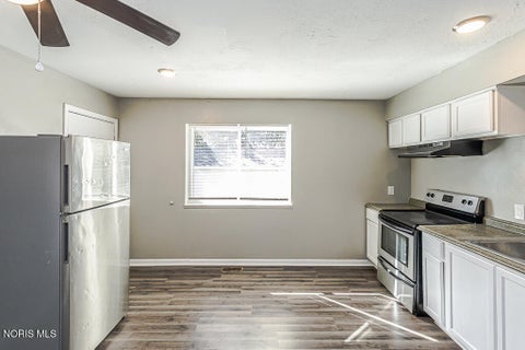 Tiny photo for 808 Butterfield Drive, Toledo, OH 43615 (MLS # 10013993)