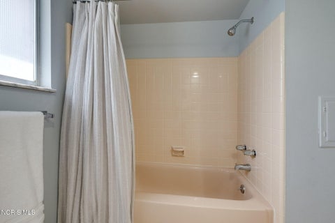 Tiny photo for 5946 E Heights Drive, Toledo, OH 43613 (MLS # 10010503)