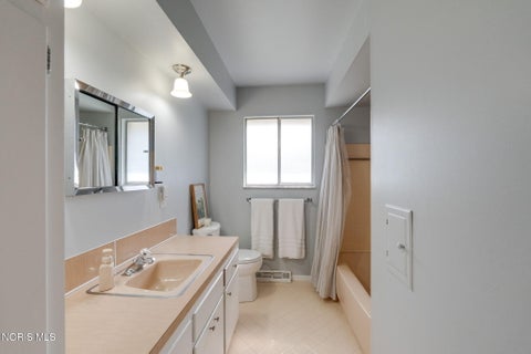 Tiny photo for 5946 E Heights Drive, Toledo, OH 43613 (MLS # 10010503)