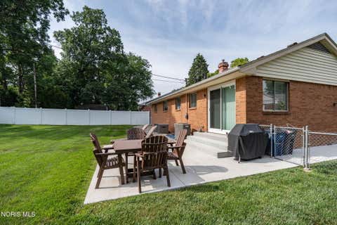 Tiny photo for 5946 E Heights Drive, Toledo, OH 43613 (MLS # 10010503)