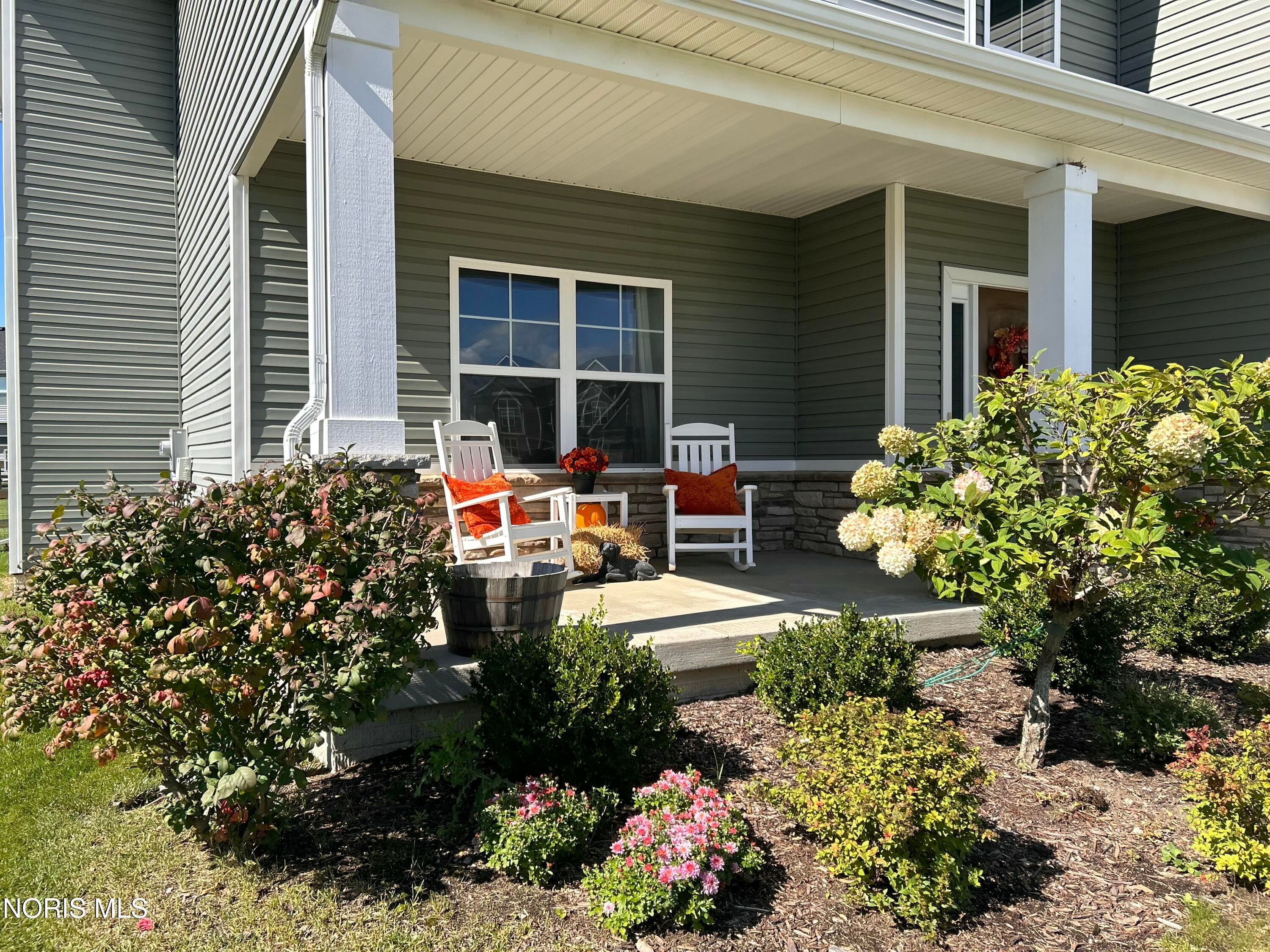 9831 Coopers Hawk Court