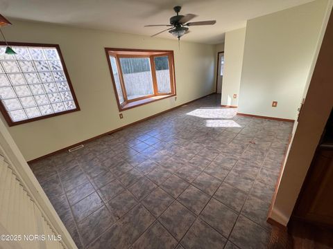 Tiny photo for 6079 Whiteford Center Road, Toledo, OH 43613 (MLS # 10000188)