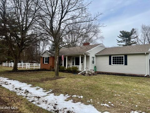Photo of 4906 Swanbrook Court, Toledo, OH 43614 (MLS # 10004356)