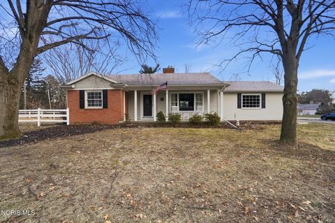 Photo of 4906 Swanbrook Court, Toledo, OH 43614 (MLS # 10004356)