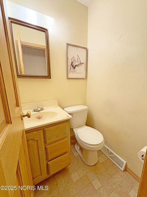 Tiny photo for 818 Lafayette Boulevard, Bowling Green, OH 43402 (MLS # 10001756)