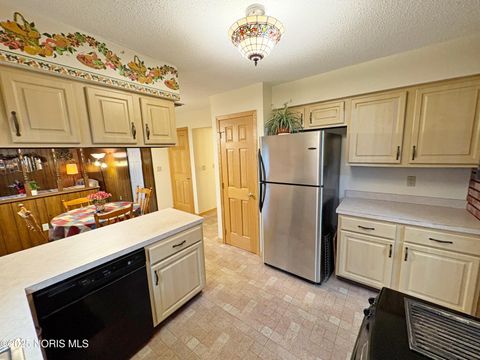 Tiny photo for 818 Lafayette Boulevard, Bowling Green, OH 43402 (MLS # 10001756)