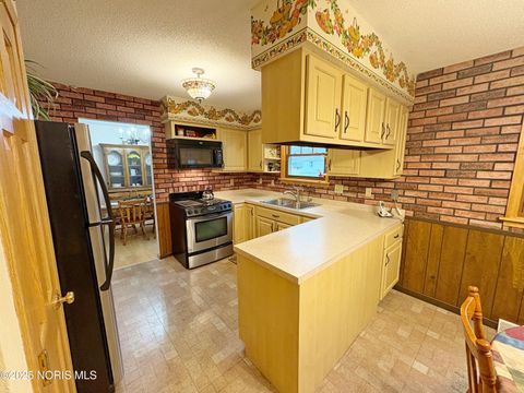 Tiny photo for 818 Lafayette Boulevard, Bowling Green, OH 43402 (MLS # 10001756)