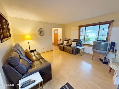 Tiny photo for 818 Lafayette Boulevard, Bowling Green, OH 43402 (MLS # 10001756)