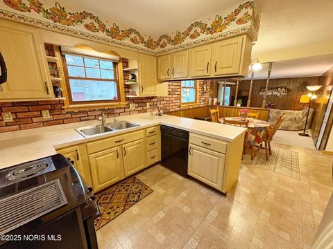 Tiny photo for 818 Lafayette Boulevard, Bowling Green, OH 43402 (MLS # 10001756)