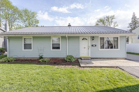 Photo of 923 Harmon Street, Findlay, OH 45840 (MLS # 10005878)