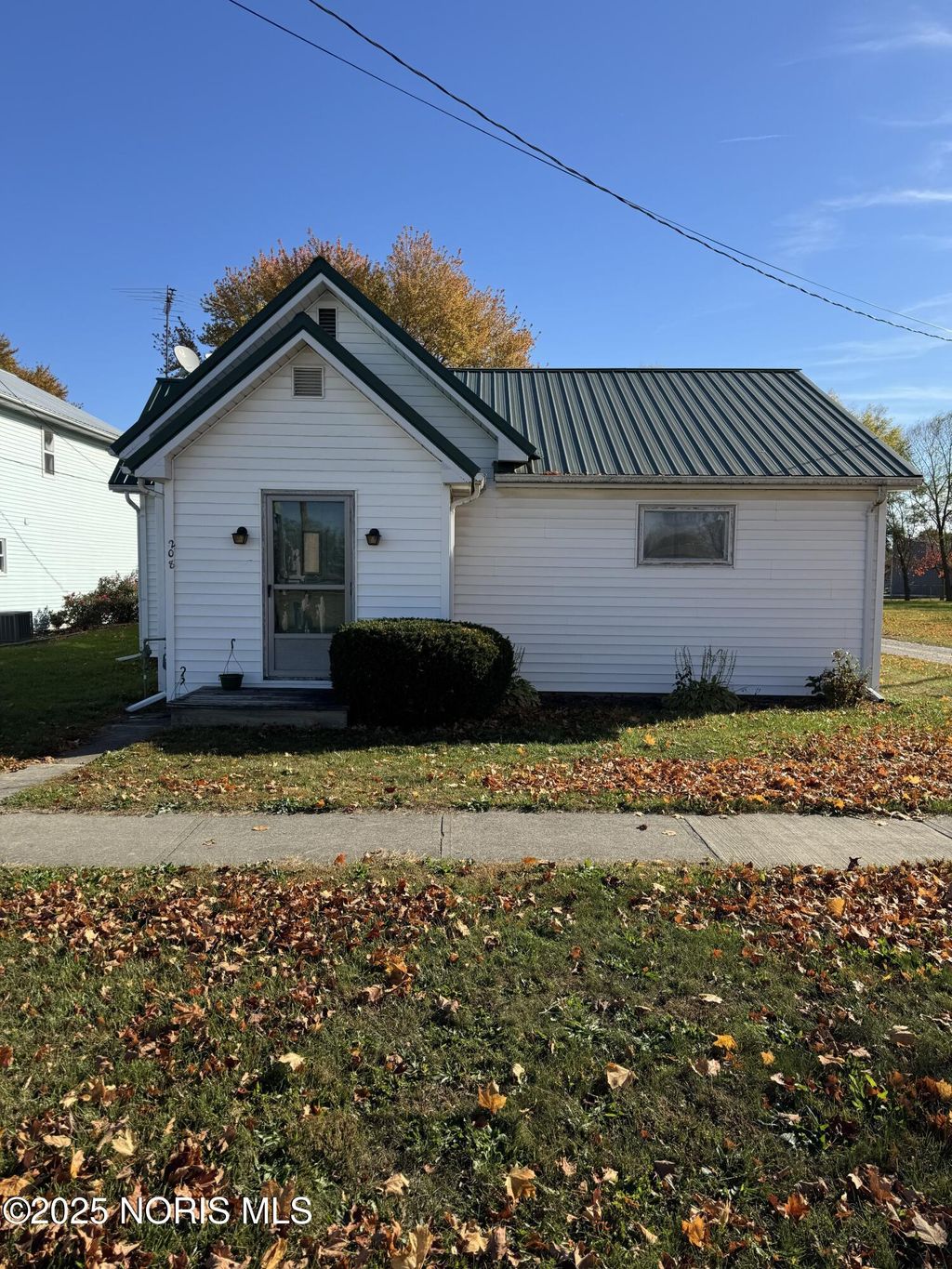 Photo for 208 N Henry Street, Malinta, OH 43535 (MLS # 10000706)