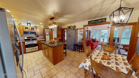 Tiny photo for 2137 Drouillard Road, Northwood, OH 43619 (MLS # 10000561)