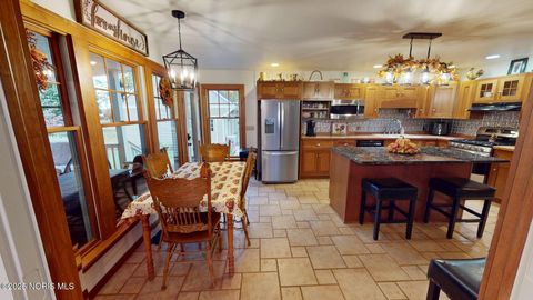 Tiny photo for 2137 Drouillard Road, Northwood, OH 43619 (MLS # 10000561)