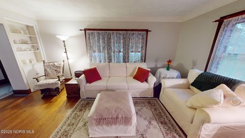 Tiny photo for 2137 Drouillard Road, Northwood, OH 43619 (MLS # 10000561)