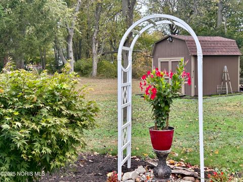 Tiny photo for 2137 Drouillard Road, Northwood, OH 43619 (MLS # 10000561)