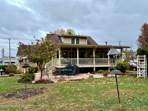 Tiny photo for 2137 Drouillard Road, Northwood, OH 43619 (MLS # 10000561)