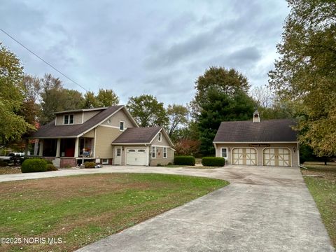 Photo of 2137 Drouillard Road, Northwood, OH 43619 (MLS # 10000561) Photo of 2137 Drouillard Road, Northwood, OH 43619 (MLS # 10000561)
