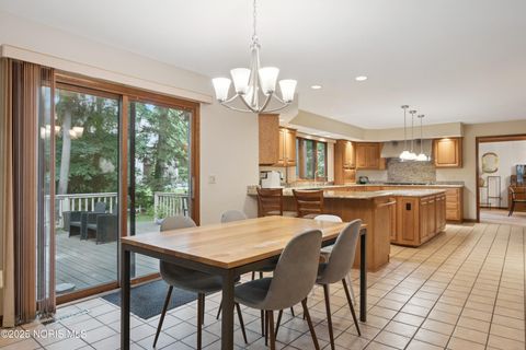 Tiny photo for 4816 Sunwood Drive, Toledo, OH 43623 (MLS # 10001079)