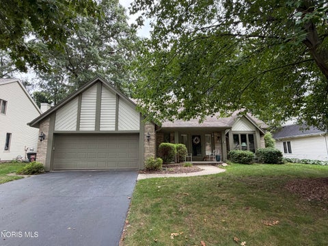 Photo of 2338 Saint Roberts Lane, Toledo, OH 43617 (MLS # 10013423)