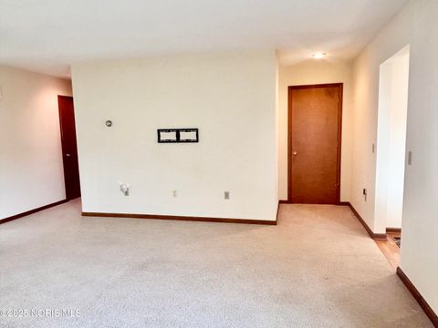 Tiny photo for 4269 Townhouse Drive # D, Oregon, OH 43616 (MLS # 10002388)