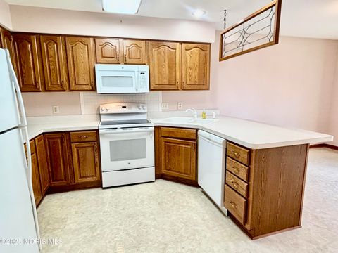 Tiny photo for 4269 Townhouse Drive # D, Oregon, OH 43616 (MLS # 10002388)