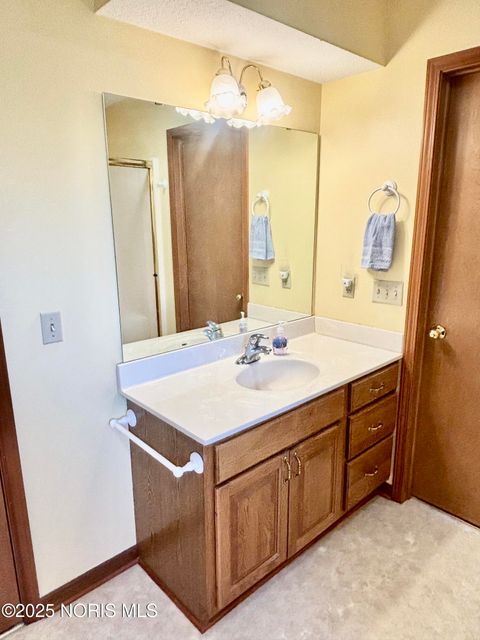 Tiny photo for 4269 Townhouse Drive # D, Oregon, OH 43616 (MLS # 10002388)