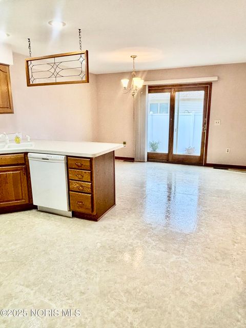 Tiny photo for 4269 Townhouse Drive # D, Oregon, OH 43616 (MLS # 10002388)