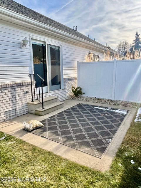 Tiny photo for 4269 Townhouse Drive # D, Oregon, OH 43616 (MLS # 10002388)