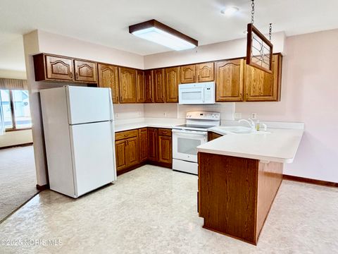 Tiny photo for 4269 Townhouse Drive # D, Oregon, OH 43616 (MLS # 10002388)