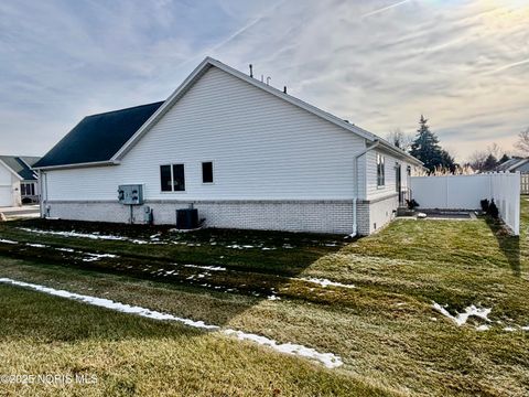 Tiny photo for 4269 Townhouse Drive # D, Oregon, OH 43616 (MLS # 10002388)