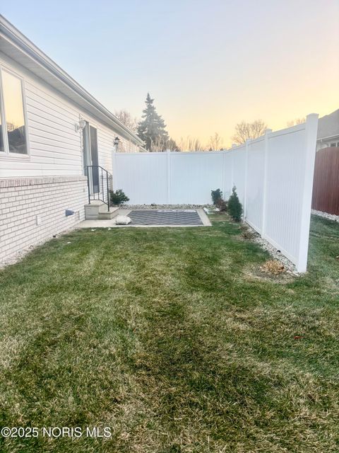 Tiny photo for 4269 Townhouse Drive # D, Oregon, OH 43616 (MLS # 10002388)