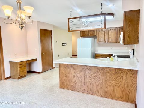 Tiny photo for 4269 Townhouse Drive # D, Oregon, OH 43616 (MLS # 10002388)