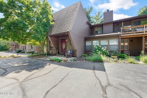 Tiny photo for 6544 Kingsbridge Drive # 4, Sylvania, OH 43560 (MLS # 10011449)