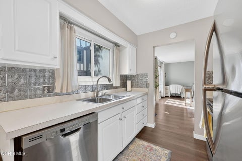 Tiny photo for 6544 Kingsbridge Drive # 4, Sylvania, OH 43560 (MLS # 10011449)