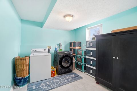 Tiny photo for 29411 Mabel Street, Millbury, OH 43447 (MLS # 10001956)