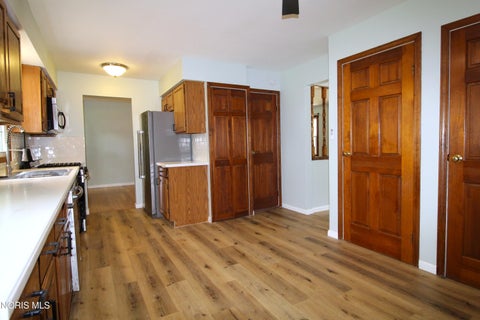 Tiny photo for 2302 Country Squire Lane, Toledo, OH 43615 (MLS # 10009310)