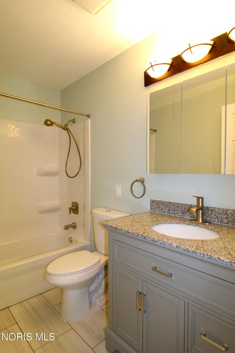 Tiny photo for 2302 Country Squire Lane, Toledo, OH 43615 (MLS # 10009310)