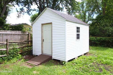Tiny photo for 2302 Country Squire Lane, Toledo, OH 43615 (MLS # 10009310)