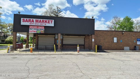 Photo of 352 W Central Avenue, Toledo, OH 43610 (MLS # 10007929)