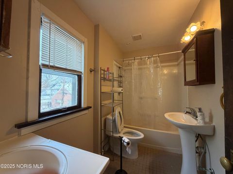 Tiny photo for 1752 Pilgrim Road, Toledo, OH 43607 (MLS # 10001917)