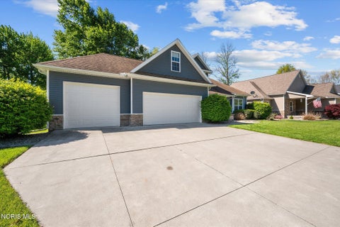 Tiny photo for 7403 Cross Ridge Road, Holland, OH 43528 (MLS # 10010094)