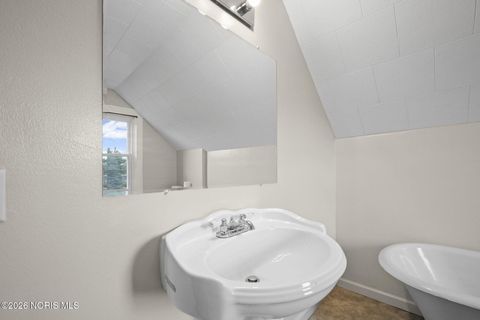 Tiny photo for 310 Jennings Road, Rossford, OH 43460 (MLS # 10003155)