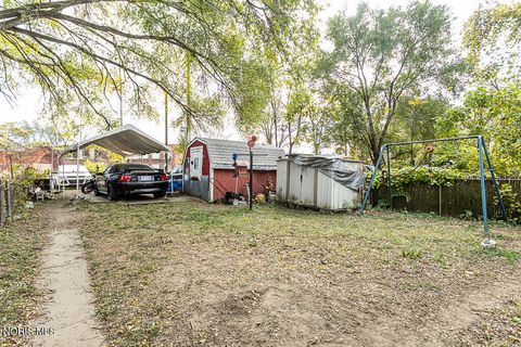 Tiny photo for 2740 Albion Street, Toledo, OH 43610 (MLS # 10006197)
