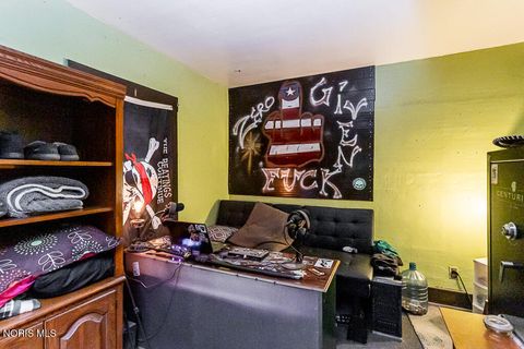 Tiny photo for 2740 Albion Street, Toledo, OH 43610 (MLS # 10006197)