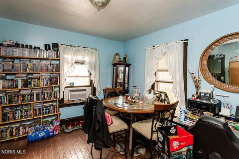 Tiny photo for 2740 Albion Street, Toledo, OH 43610 (MLS # 10006197)