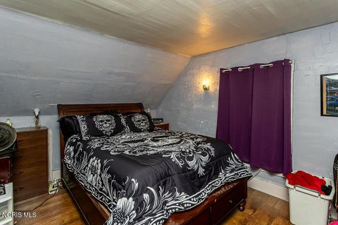 Tiny photo for 2740 Albion Street, Toledo, OH 43610 (MLS # 10006197)