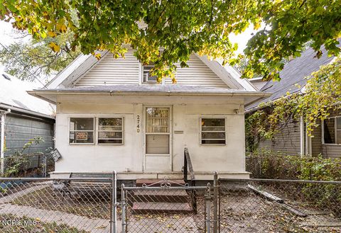 Photo of 2740 Albion Street, Toledo, OH 43610 (MLS # 10006197)