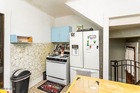 Tiny photo for 2740 Albion Street, Toledo, OH 43610 (MLS # 10006197)