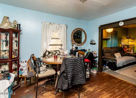 Tiny photo for 2740 Albion Street, Toledo, OH 43610 (MLS # 10006197)